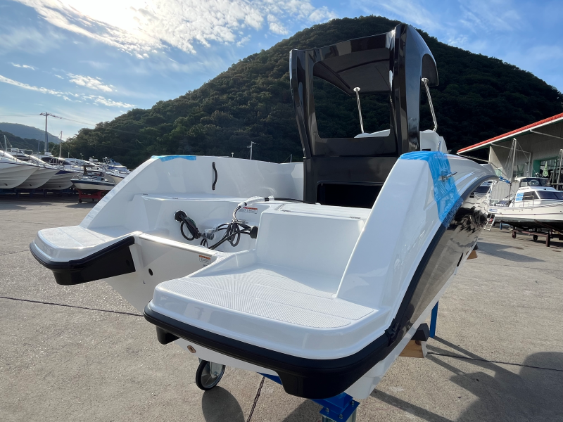 新艇中古艇販売