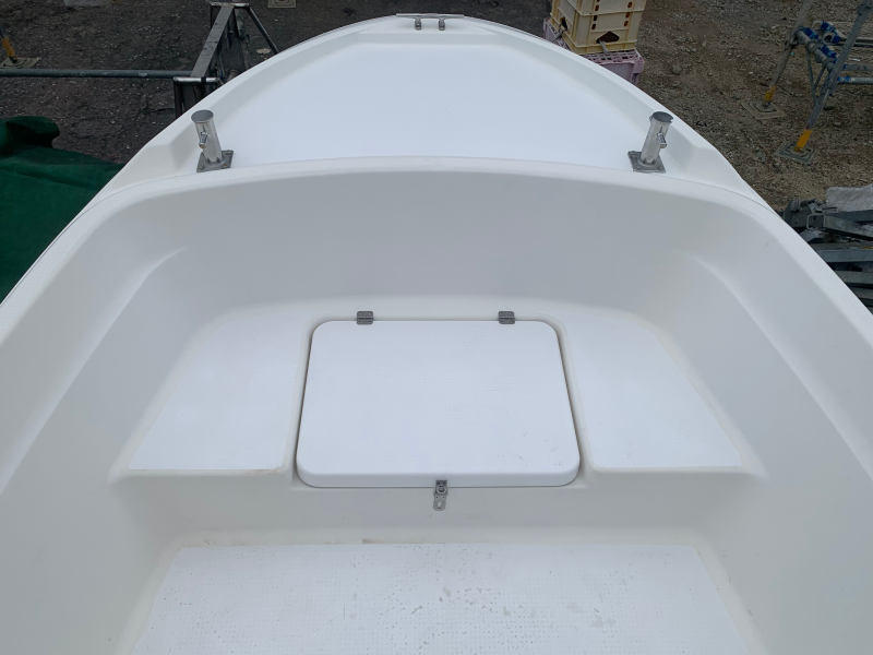 新艇中古艇販売