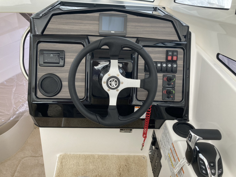新艇中古艇販売