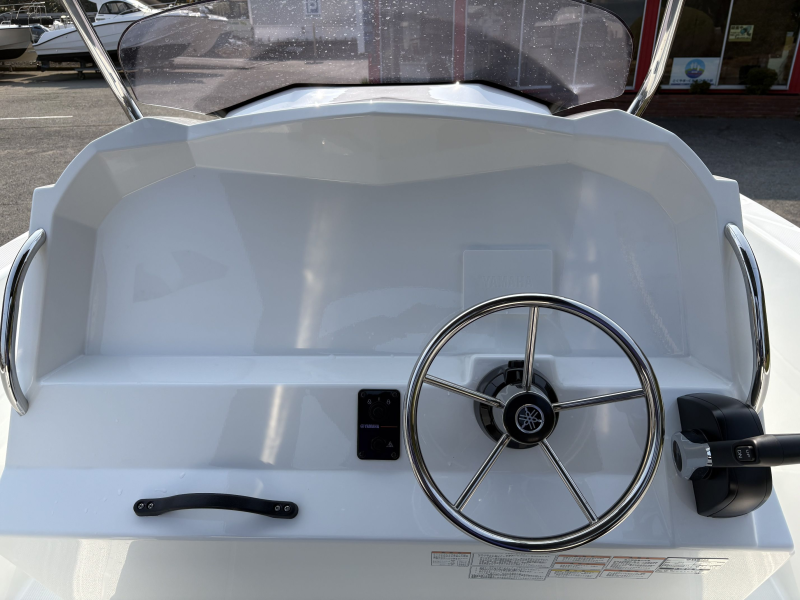 新艇中古艇販売