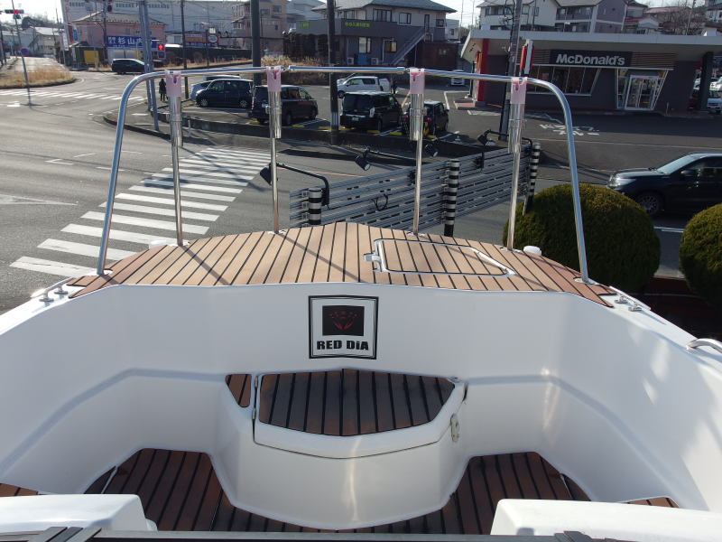 新艇中古艇販売