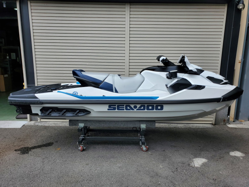 新艇中古艇販売