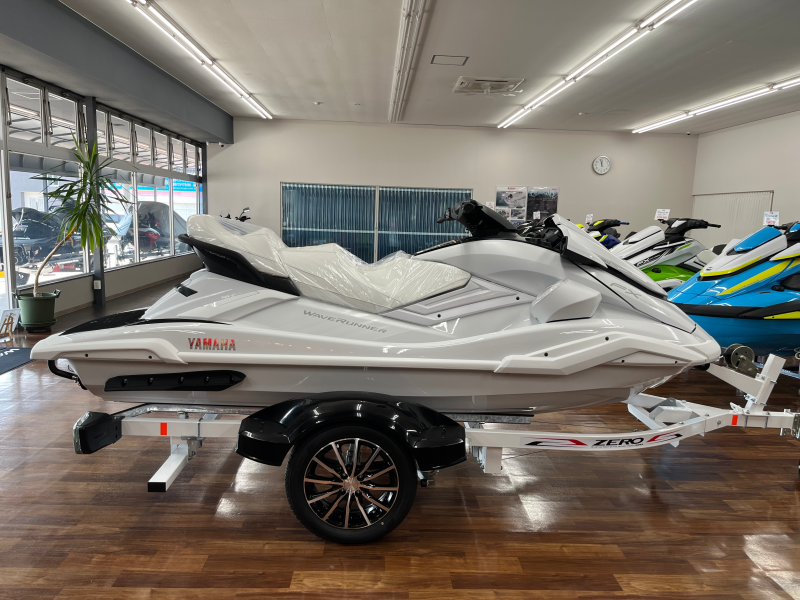 新艇中古艇販売