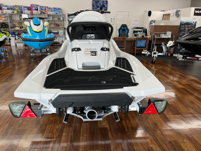 新艇中古艇販売
