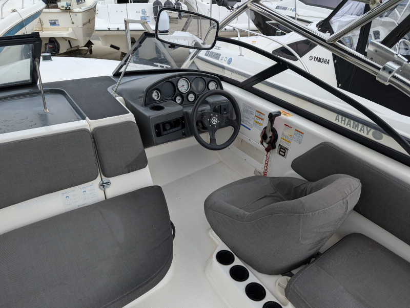 新艇中古艇販売