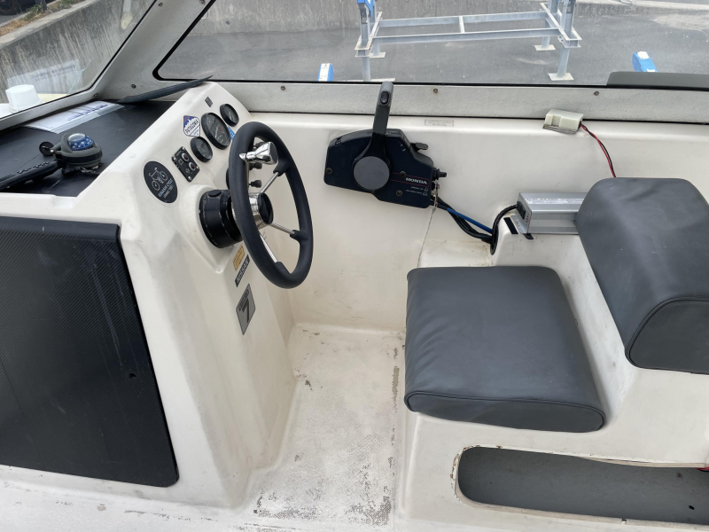 新艇中古艇販売