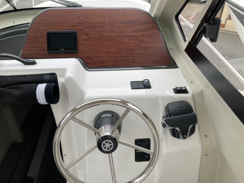 新艇中古艇販売