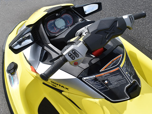 新艇中古艇販売