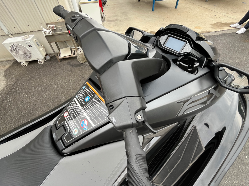 新艇中古艇販売