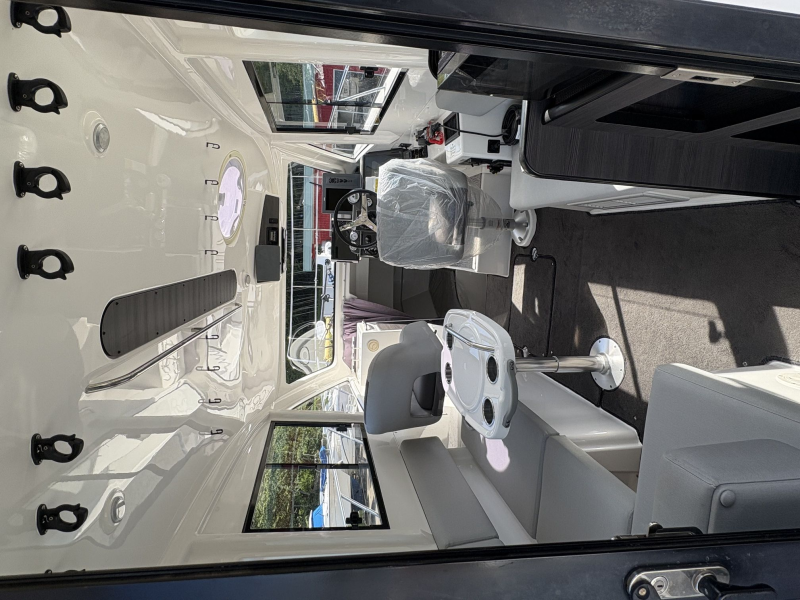 新艇中古艇販売