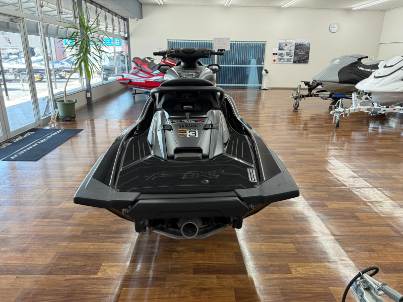 新艇中古艇販売