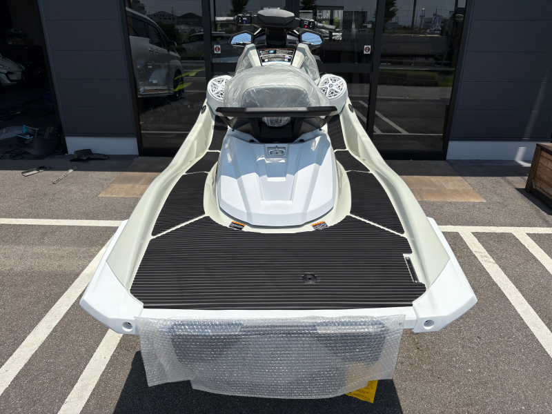 新艇中古艇販売