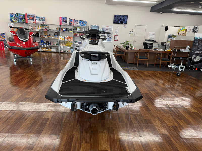 新艇中古艇販売