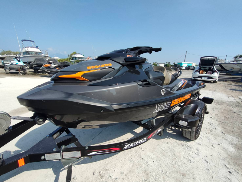 新艇中古艇販売