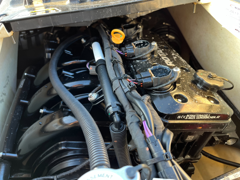 新艇中古艇販売