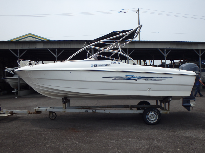 新艇中古艇販売