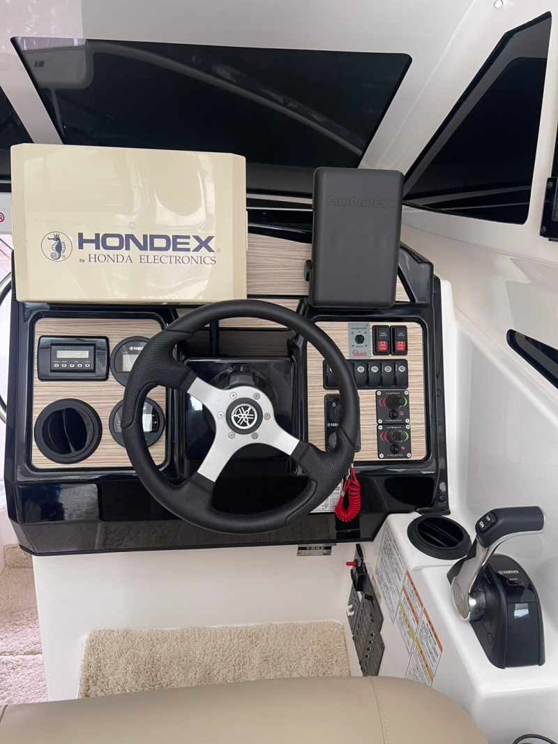 新艇中古艇販売