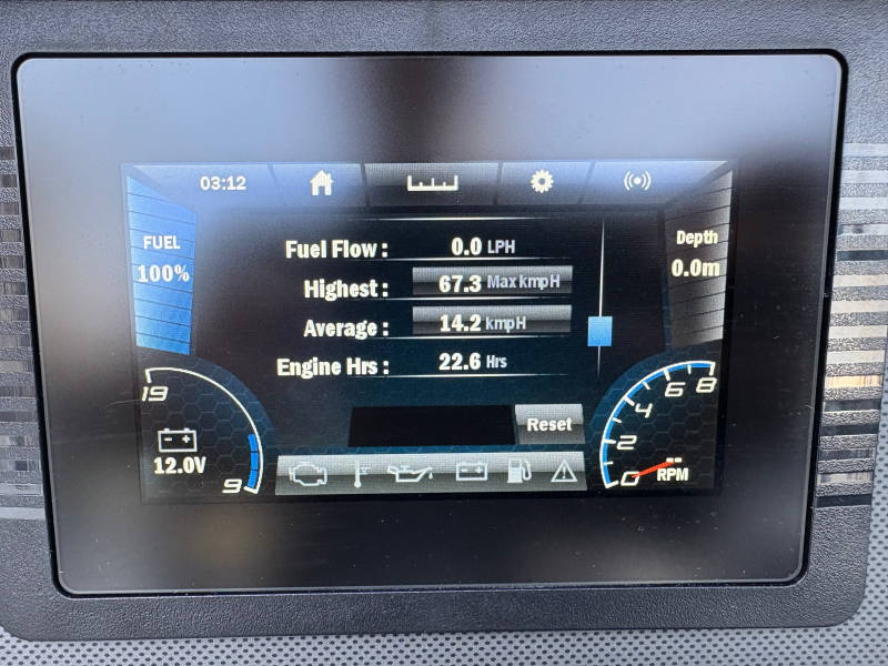 新艇中古艇販売