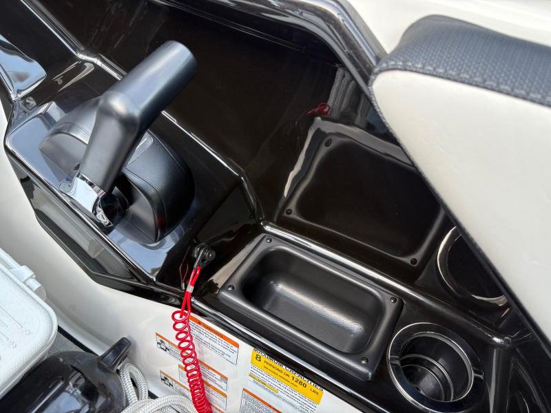 新艇中古艇販売