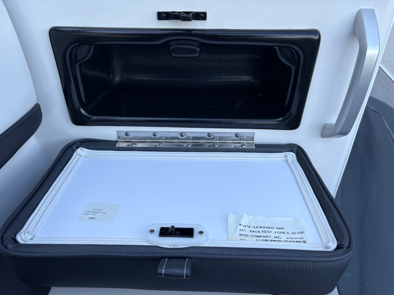 新艇中古艇販売