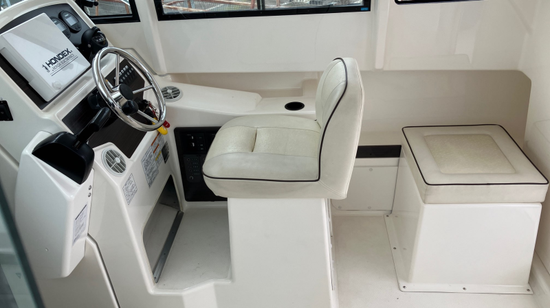 新艇中古艇販売