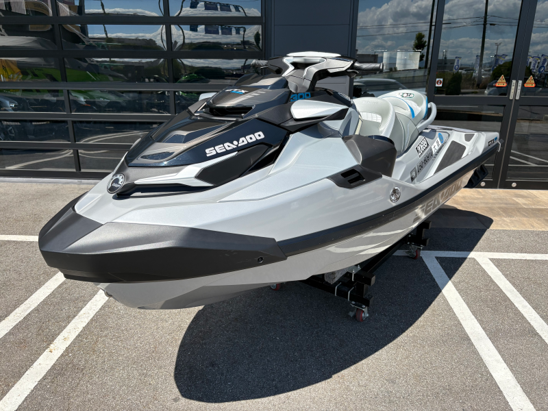 新艇中古艇販売