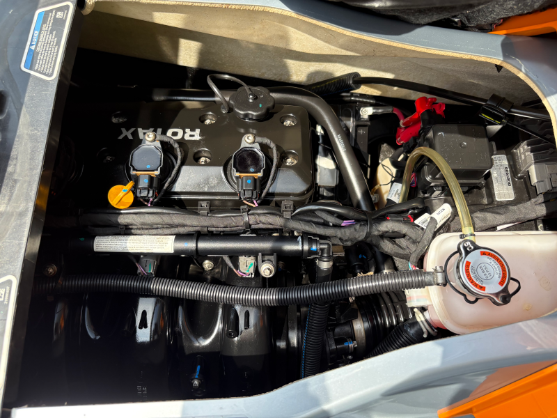 新艇中古艇販売