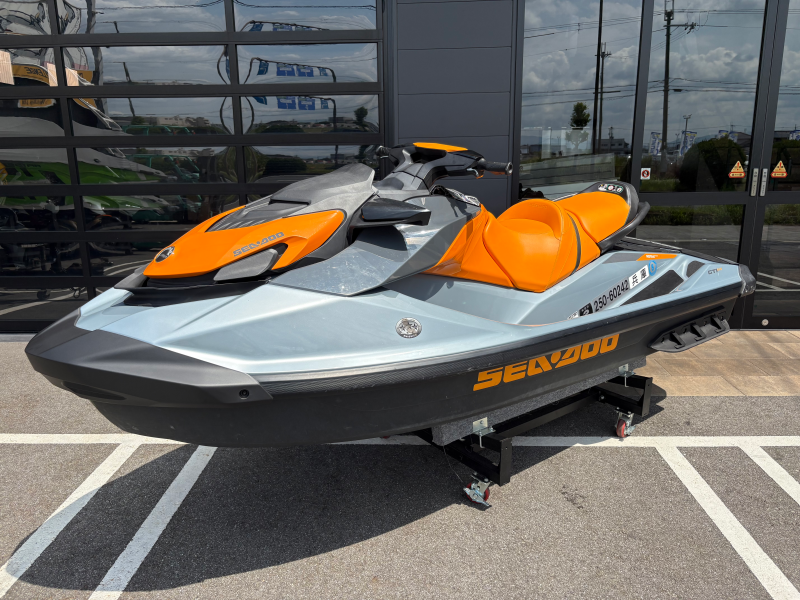 新艇中古艇販売