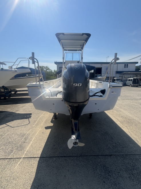 新艇中古艇販売