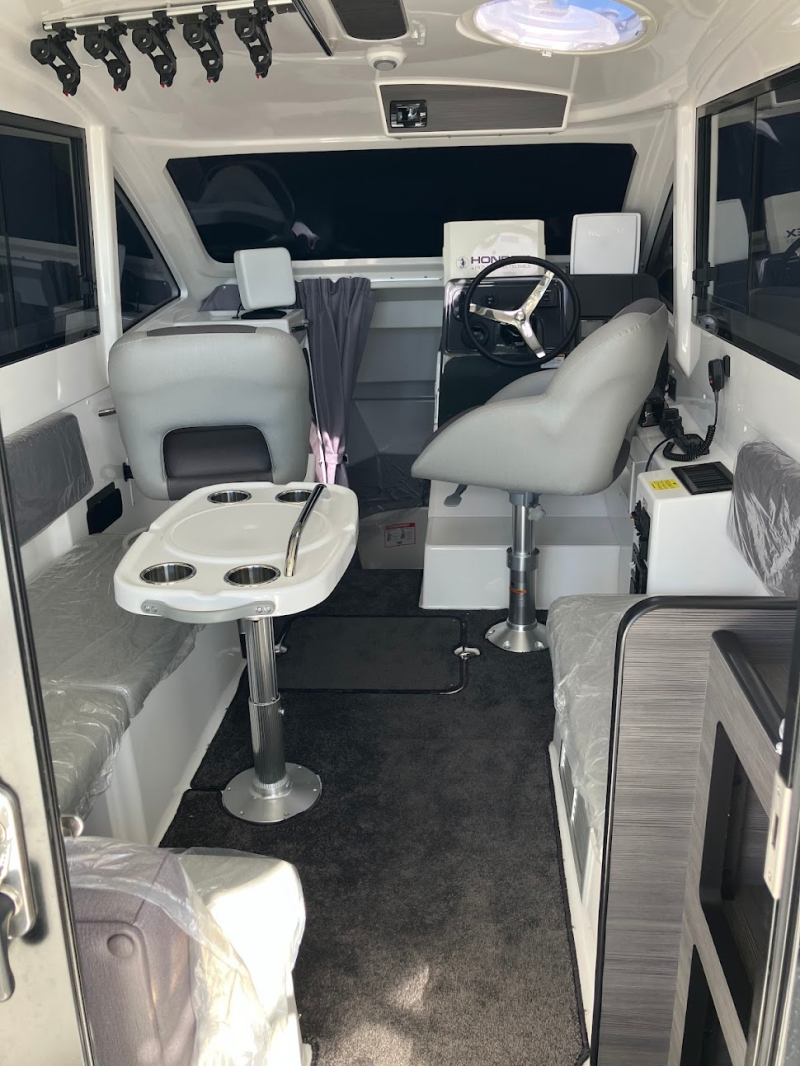 新艇中古艇販売