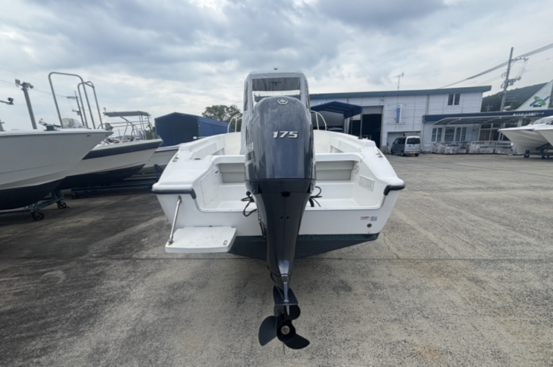 新艇中古艇販売