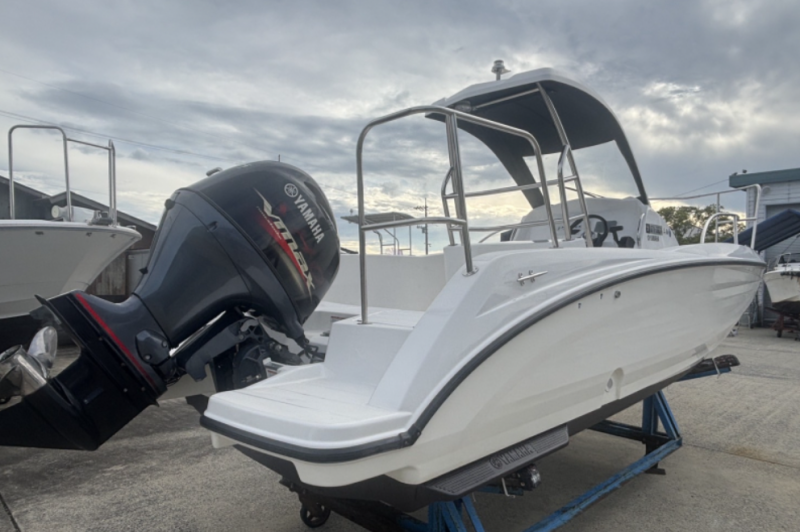 新艇中古艇販売