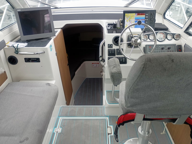 新艇中古艇販売