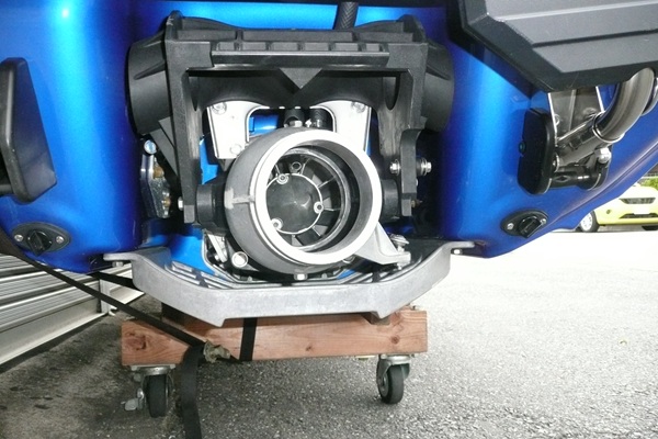 新艇中古艇販売