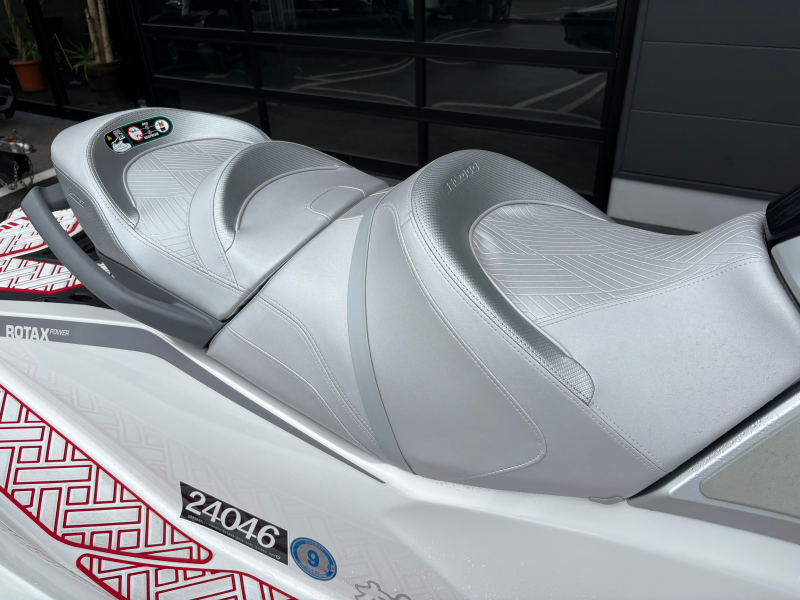 新艇中古艇販売