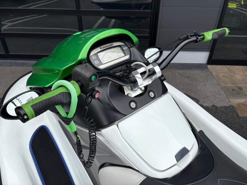 新艇中古艇販売