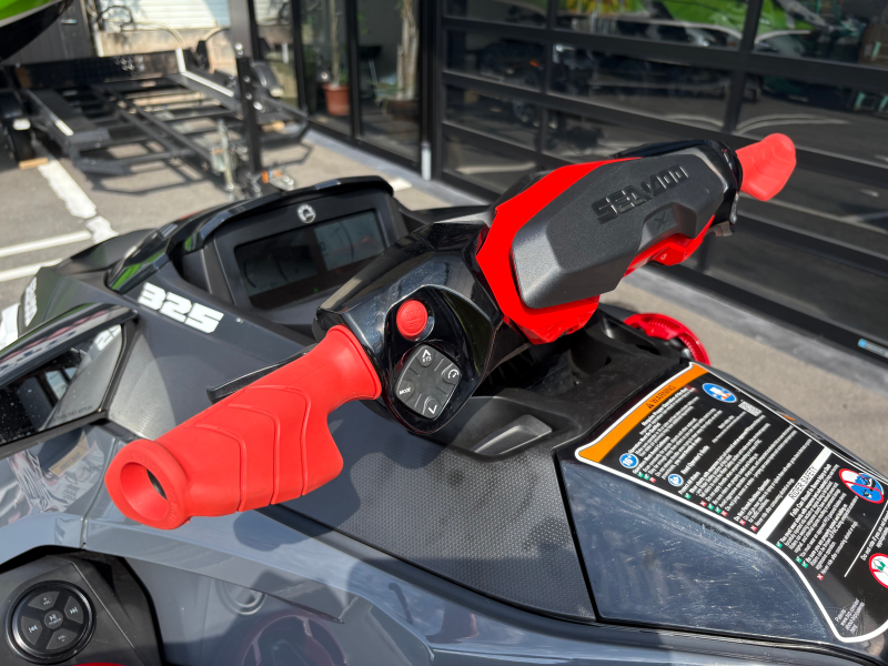 新艇中古艇販売