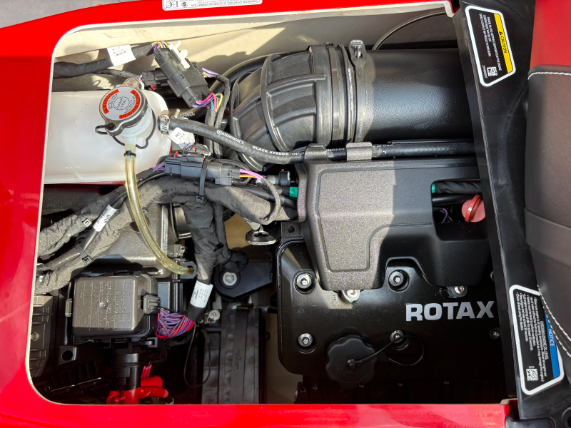 新艇中古艇販売