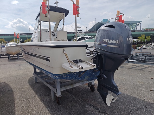 新艇中古艇販売