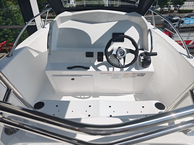 新艇中古艇販売