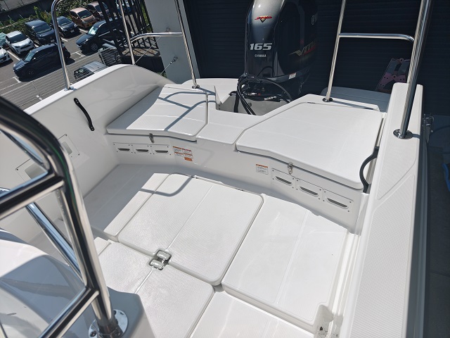 新艇中古艇販売