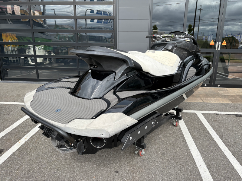 新艇中古艇販売