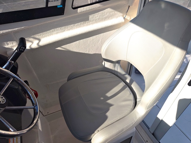 新艇中古艇販売