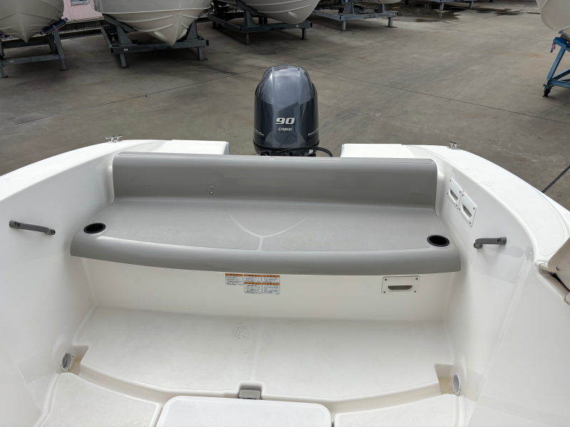 新艇中古艇販売