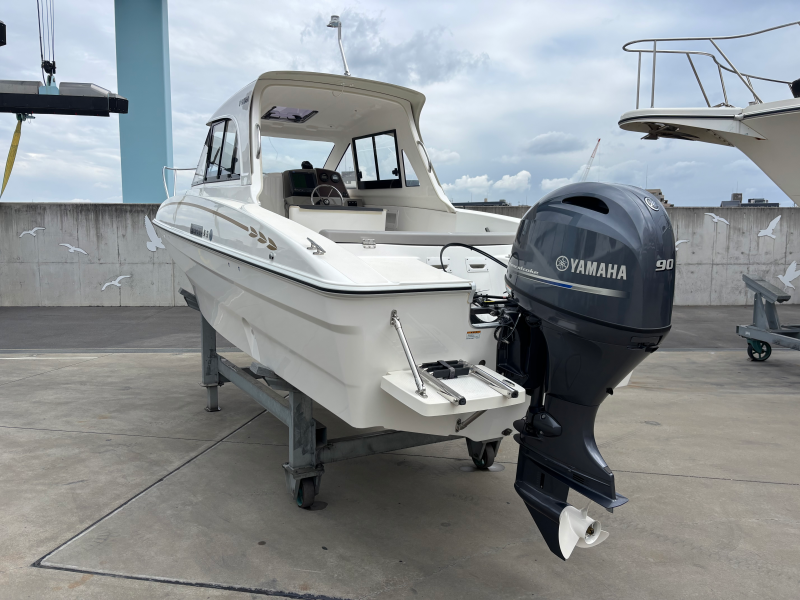 新艇中古艇販売