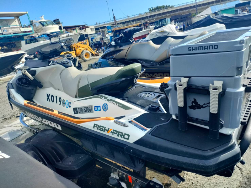 新艇中古艇販売