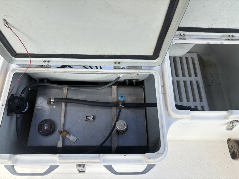 新艇中古艇販売