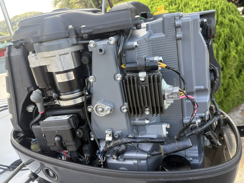 新艇中古艇販売