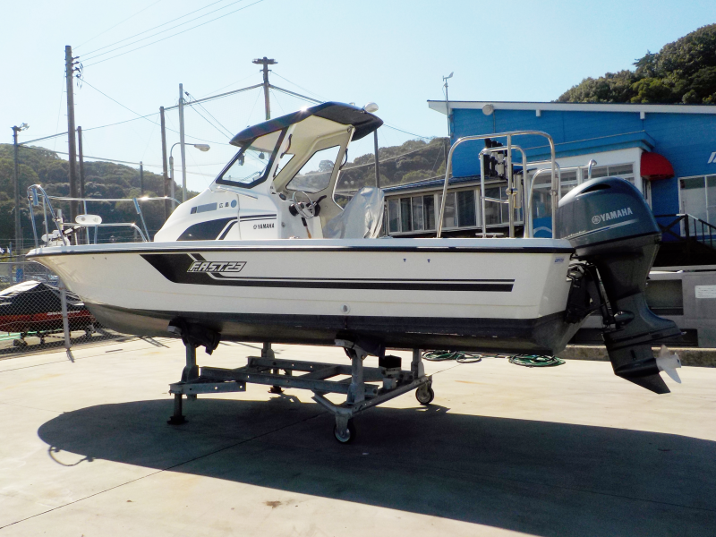 新艇中古艇販売