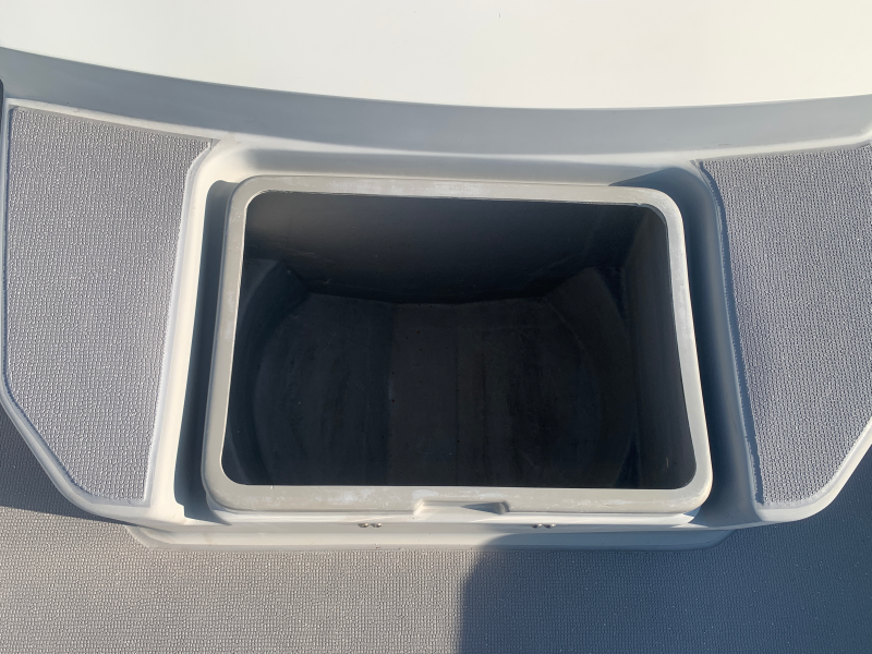 新艇中古艇販売